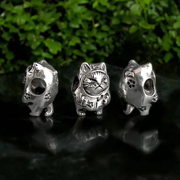 VIP-CHARMS Cat in Pajamas Charm Bead silver sterling-silver Bead by The Alternative Bead. Your official VIP-CHARMS Retailer from Germany
