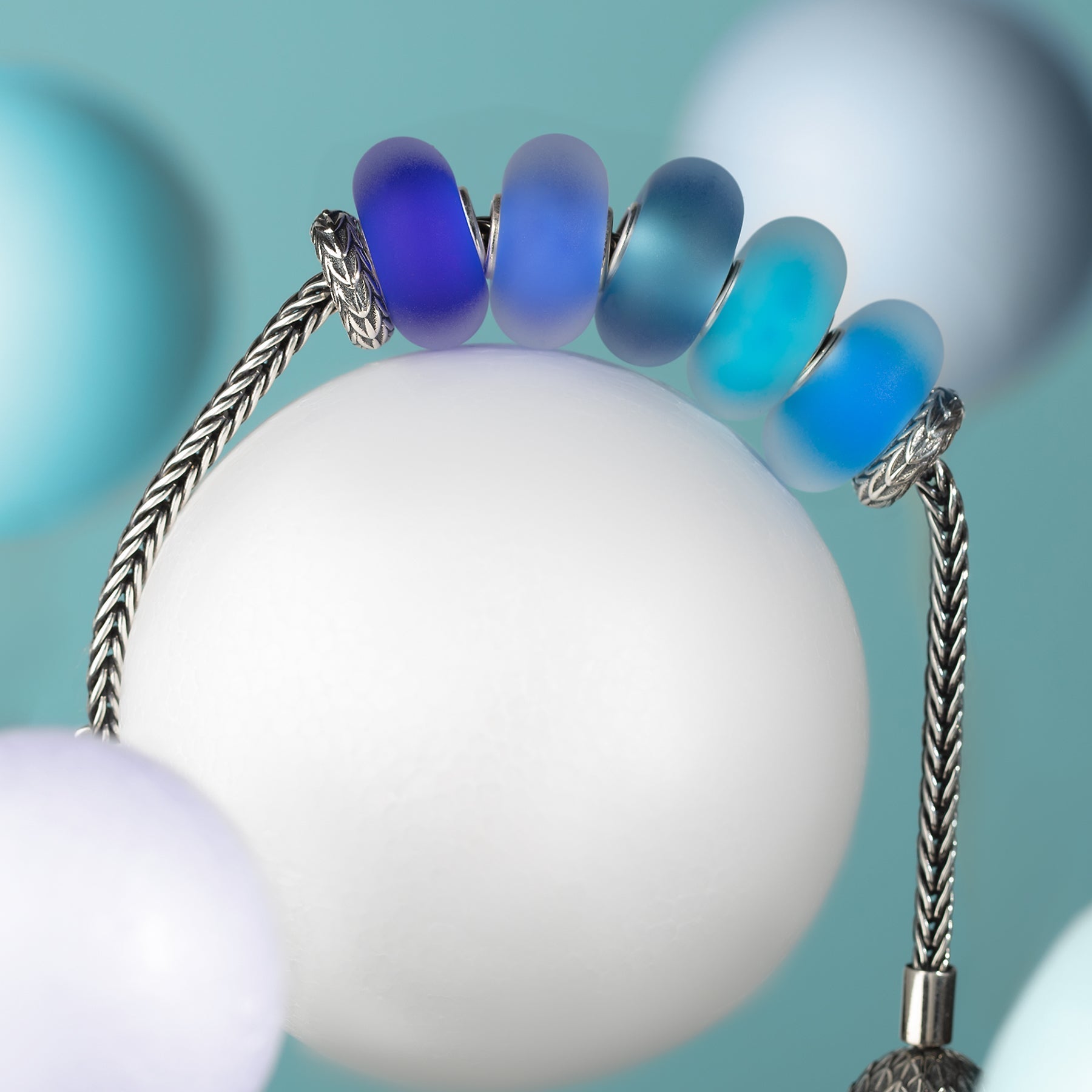 Elfbeads Cerulean Blue Frost blue; silver glass Bead by The Alternative Bead. Your official Elfbeads Retailer from Germany