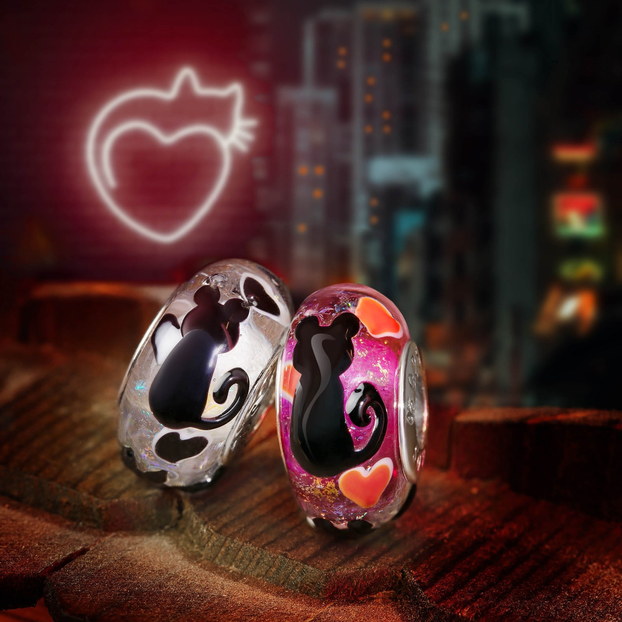 Elfbeads Cat Serenade  glass Bead by The Alternative Bead. Your official Elfbeads Retailer from Germany