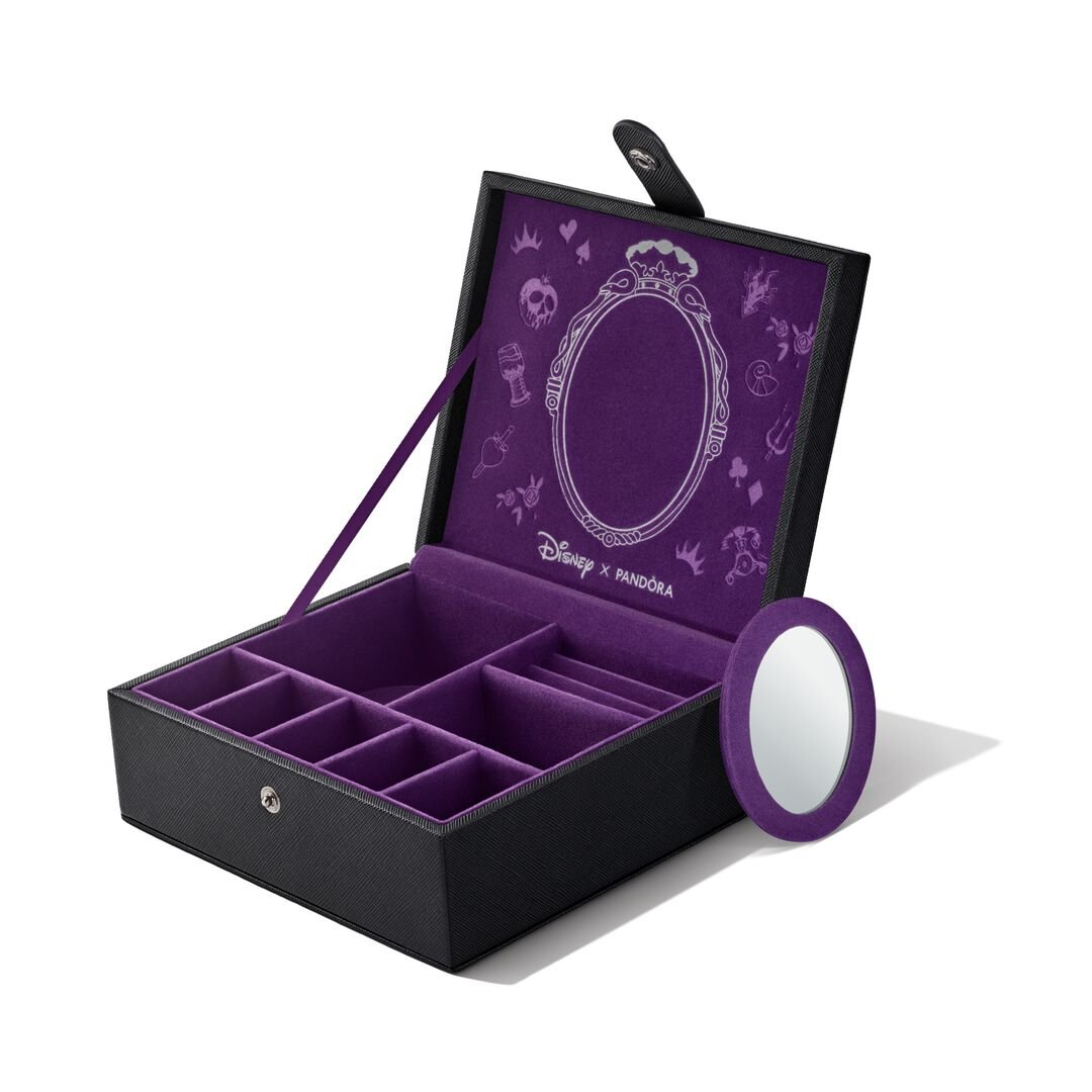 Disney x Pandora Disney Villains Exclusive Jewelry Case   Collectors Set by The Alternative Bead. Your official Disney x Pandora Retailer from Germany