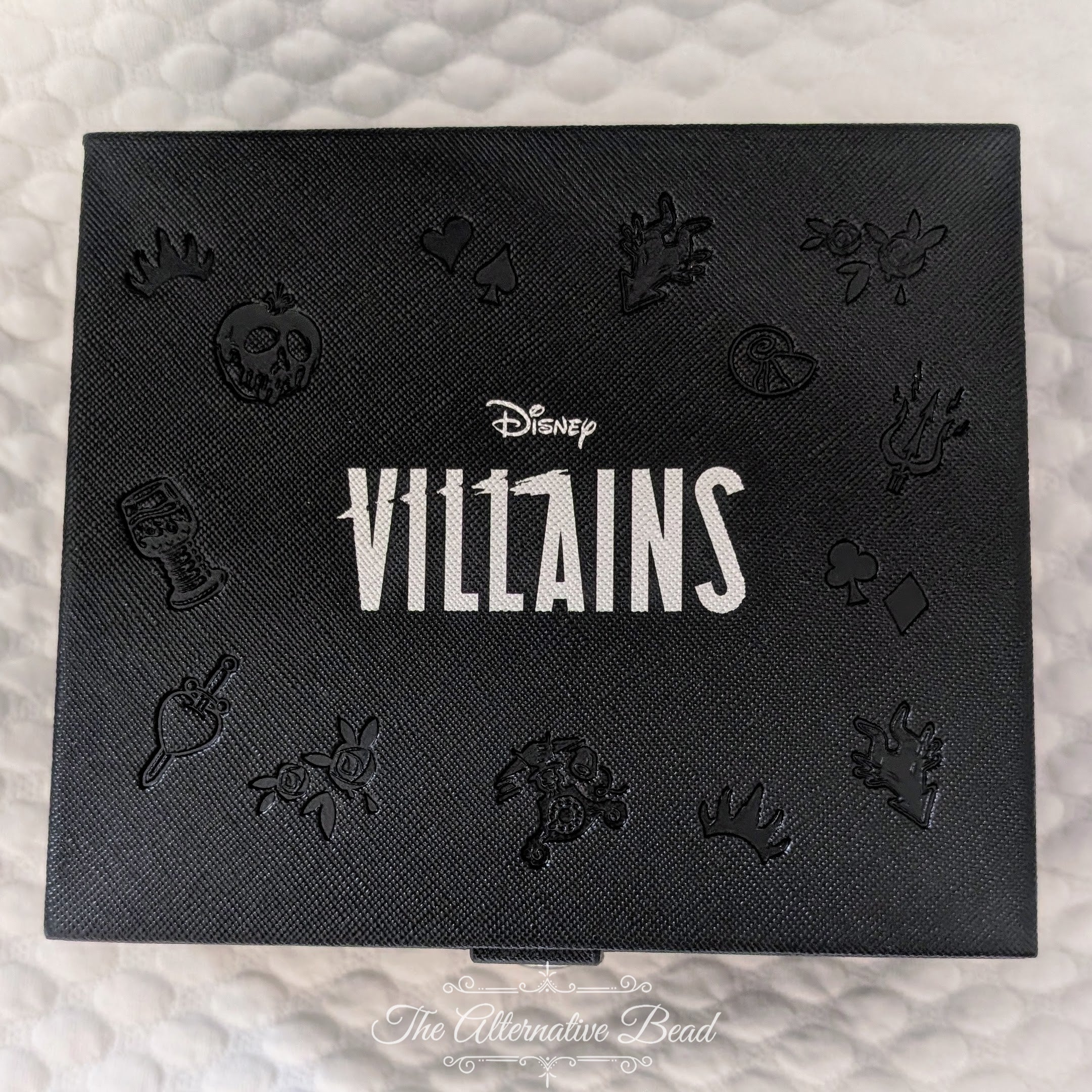 Disney x Pandora Disney Villains Exclusive Jewelry Case   Collectors Set by The Alternative Bead. Your official Disney x Pandora Retailer from Germany