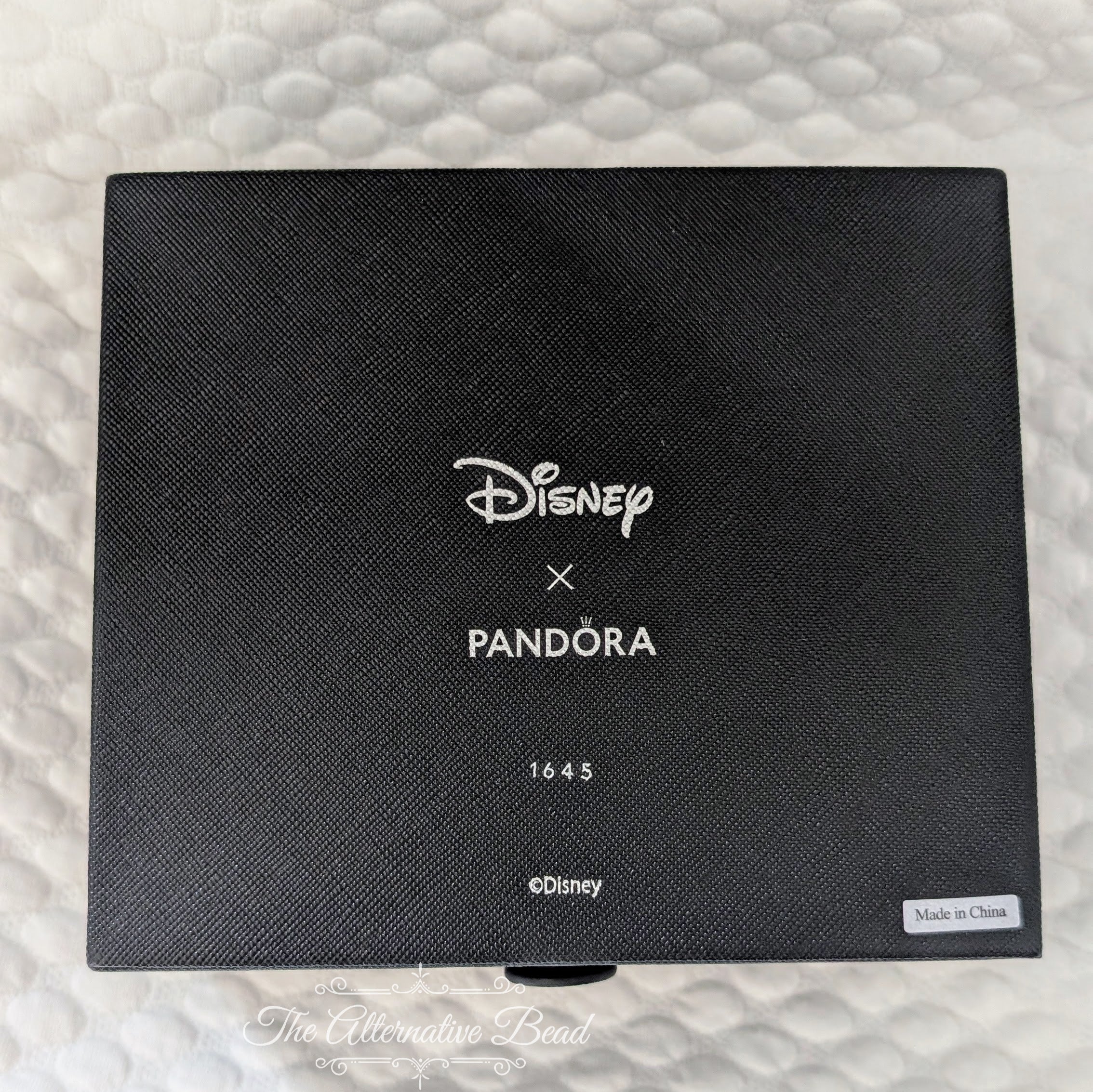Disney x Pandora Disney Villains Exclusive Jewelry Case   Collectors Set by The Alternative Bead. Your official Disney x Pandora Retailer from Germany