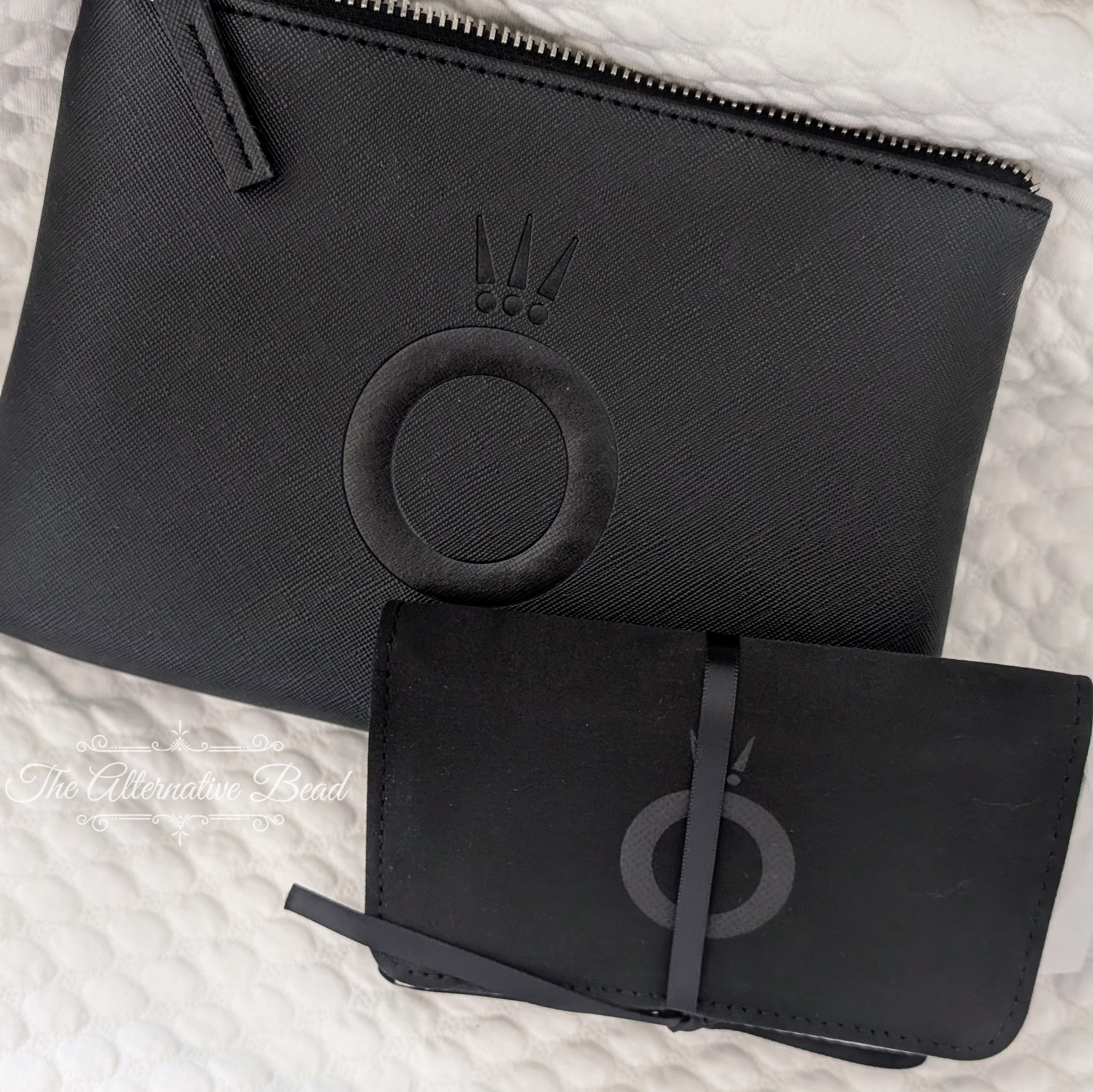 Pandora Zipper Clutch & Travel Jewelry Case   Jewelry Box by The Alternative Bead. Your official Pandora Retailer from Germany