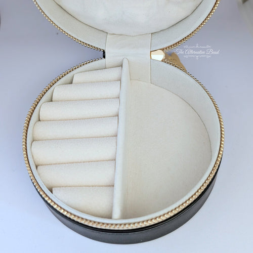 Disney x Pandora Aristocats Marie Disneyland Paris exclusive Jewelry Box   Jewelry Box by The Alternative Bead. Your official Disney x Pandora Retailer from Germany