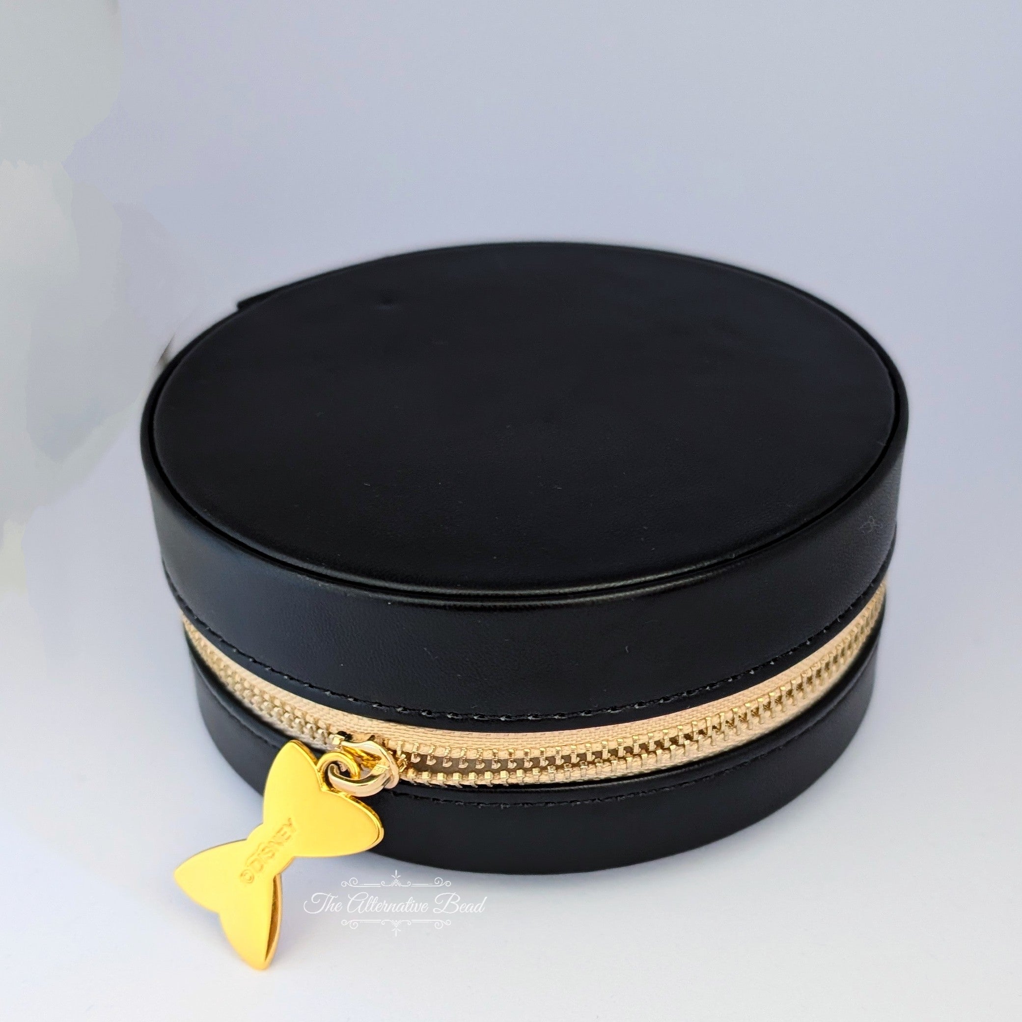 Disney x Pandora Aristocats Marie Disneyland Paris exclusive Jewelry Box   Jewelry Box by The Alternative Bead. Your official Disney x Pandora Retailer from Germany