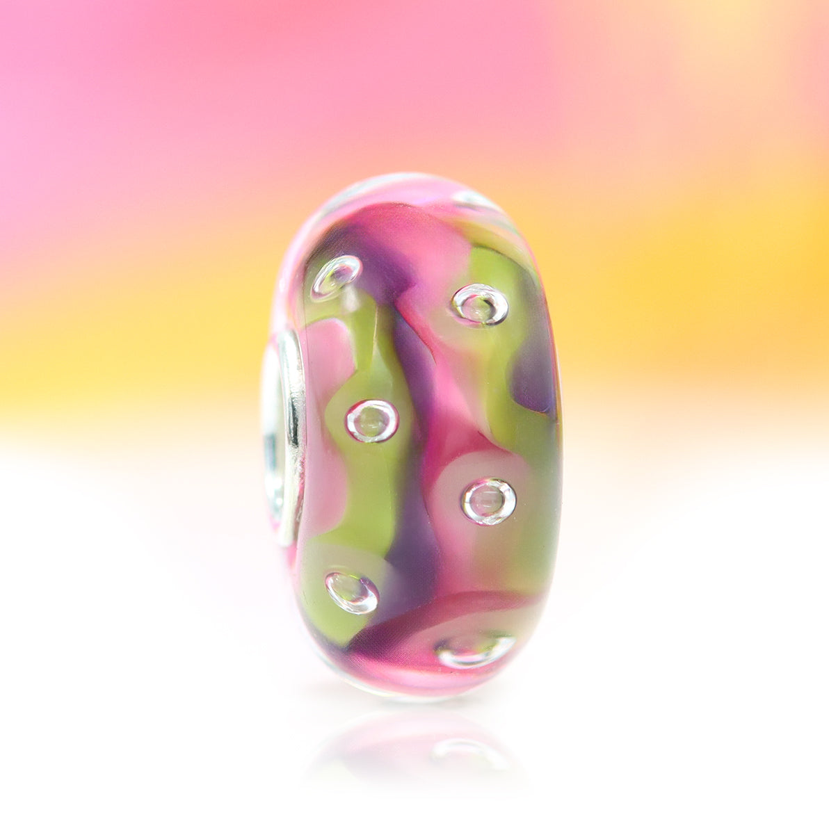 Ogerbeads Bead of the Month October – 2024 pink and green and purple glass Bead by The Alternative Bead. Your official Ogerbeads Retailer from Germany