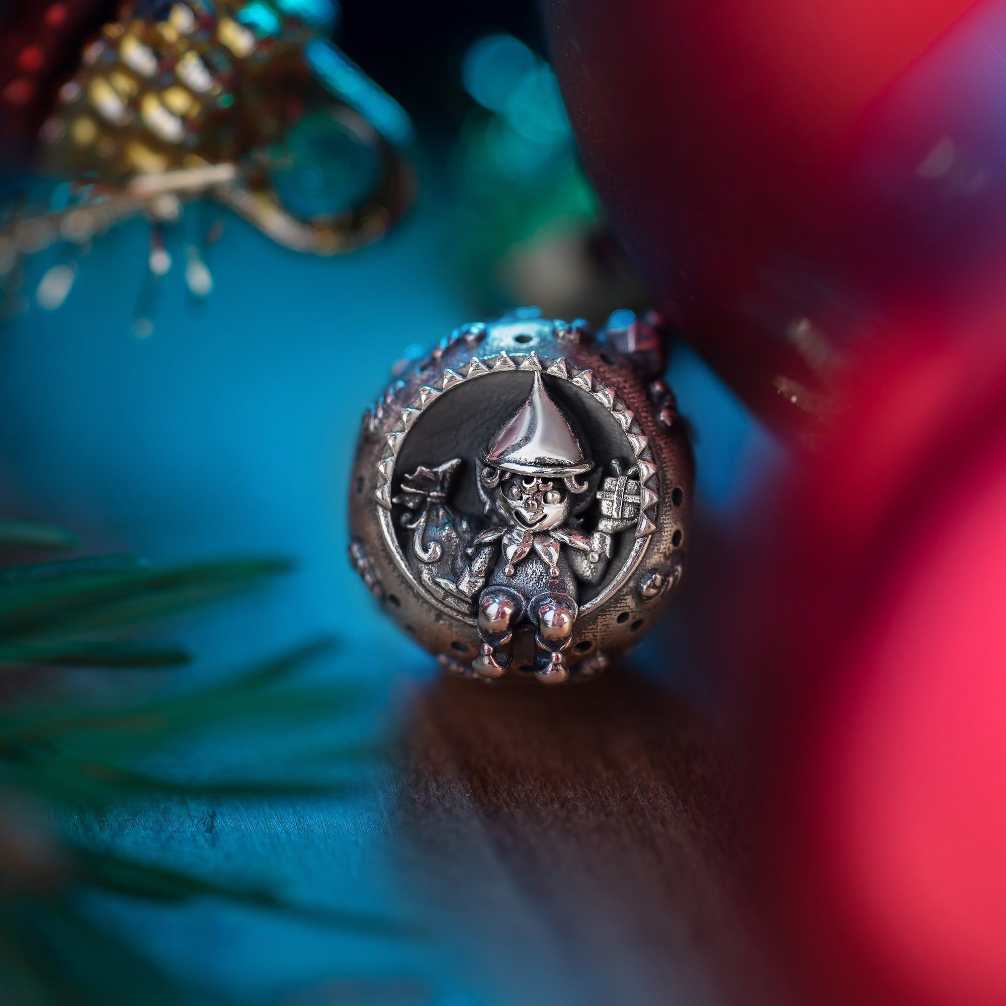 Elfbeads Christmas Elf silver sterling-silver Bead by The Alternative Bead. Your official Elfbeads Retailer from Germany