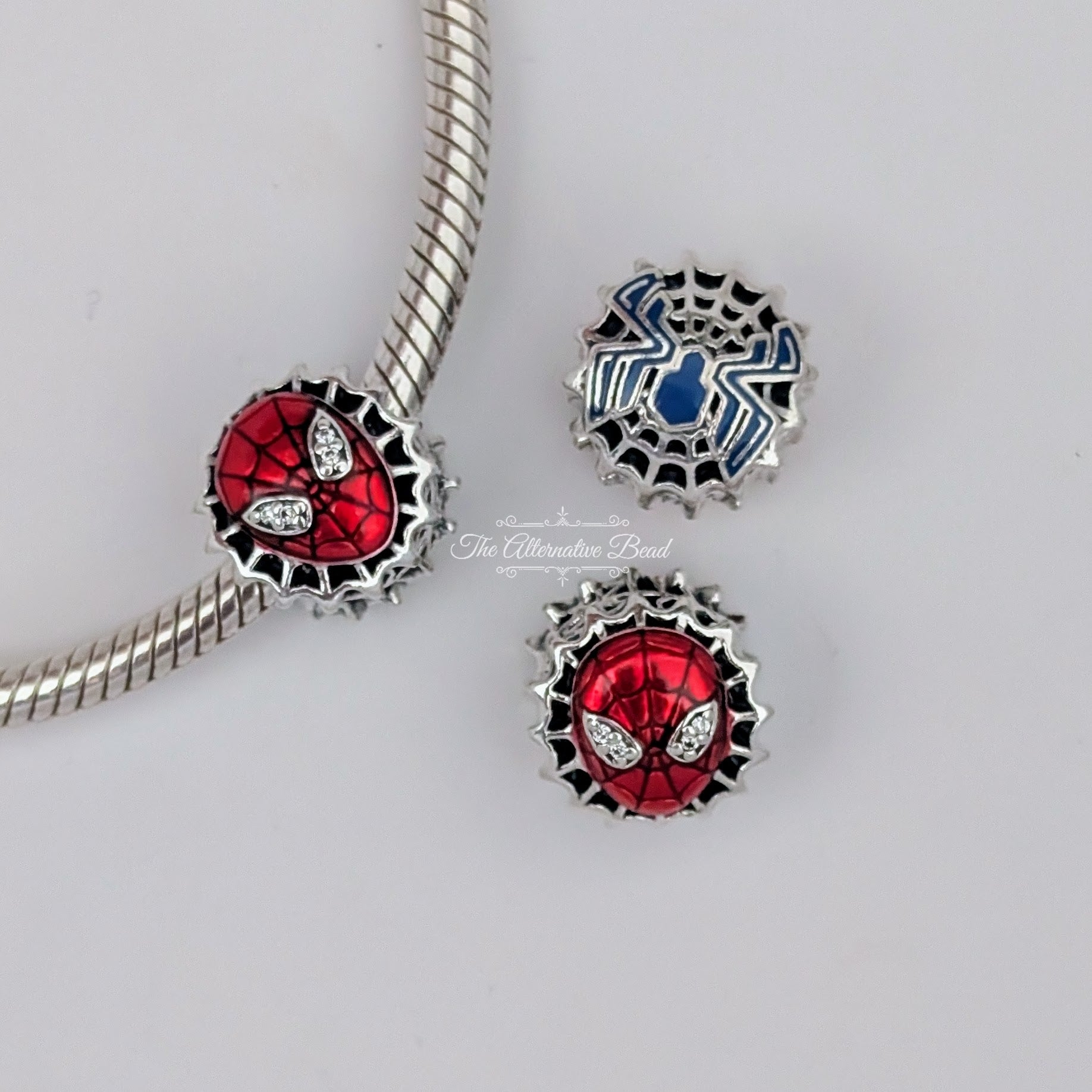Marvel x Pandora Spider-Man Openwork 2024 Exclusive red sterling-silver and enamel Bead by The Alternative Bead. Your official Marvel x Pandora Retailer from Germany