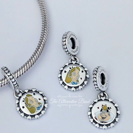 Pendentif Alice et la Reine de Cœur