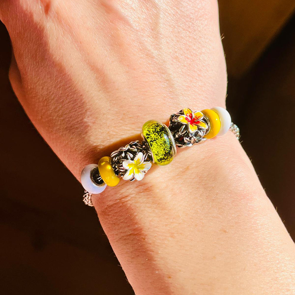 Aurora Charm Dew of the Deep Woods Murano Glass Bead green; yellow; black glass Bead by The Alternative Bead. Your official Aurora Charm Retailer from Germany