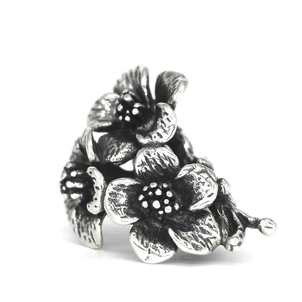 VIP-CHARMS 3 Flowers Charm Bead silver sterling-silver Spacer by The Alternative Bead. Your official VIP-CHARMS Retailer from Germany