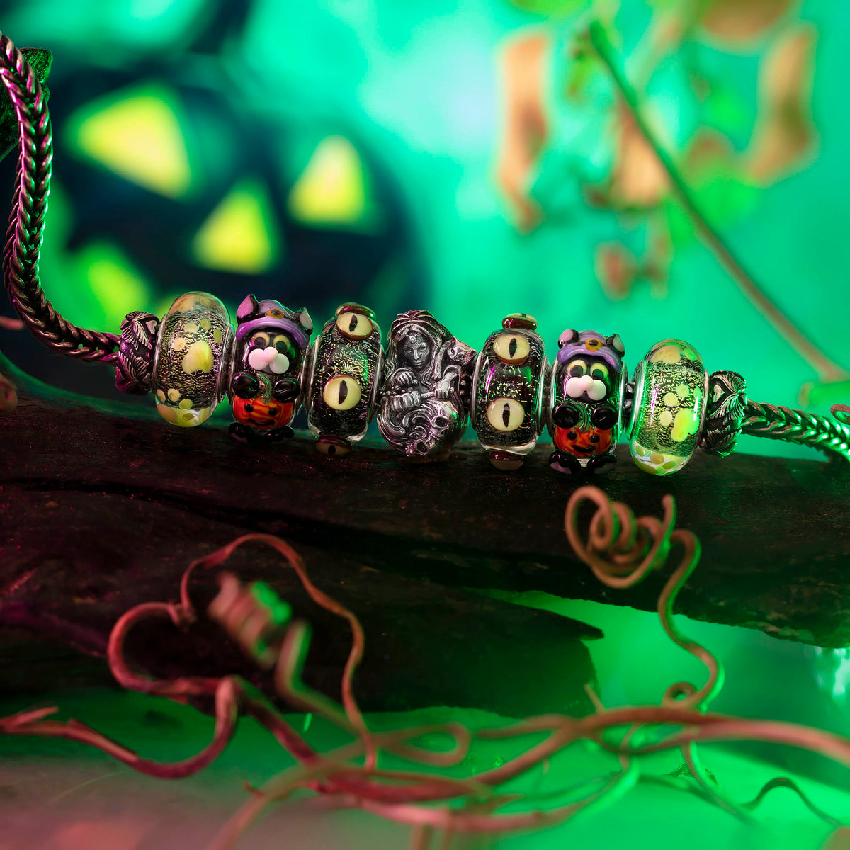 Elfbeads Hocus Purrcus black glass Bead by The Alternative Bead. Your official Elfbeads Retailer from Germany