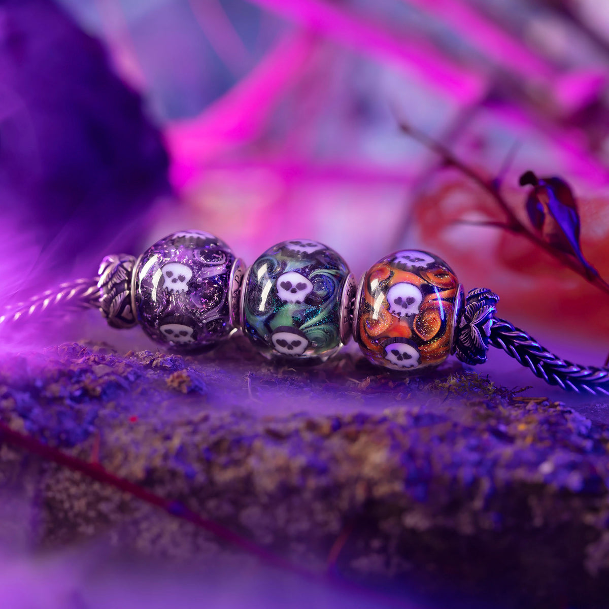 Elfbeads Fire Skulls World orange glass Bead by The Alternative Bead. Your official Elfbeads Retailer from Germany
