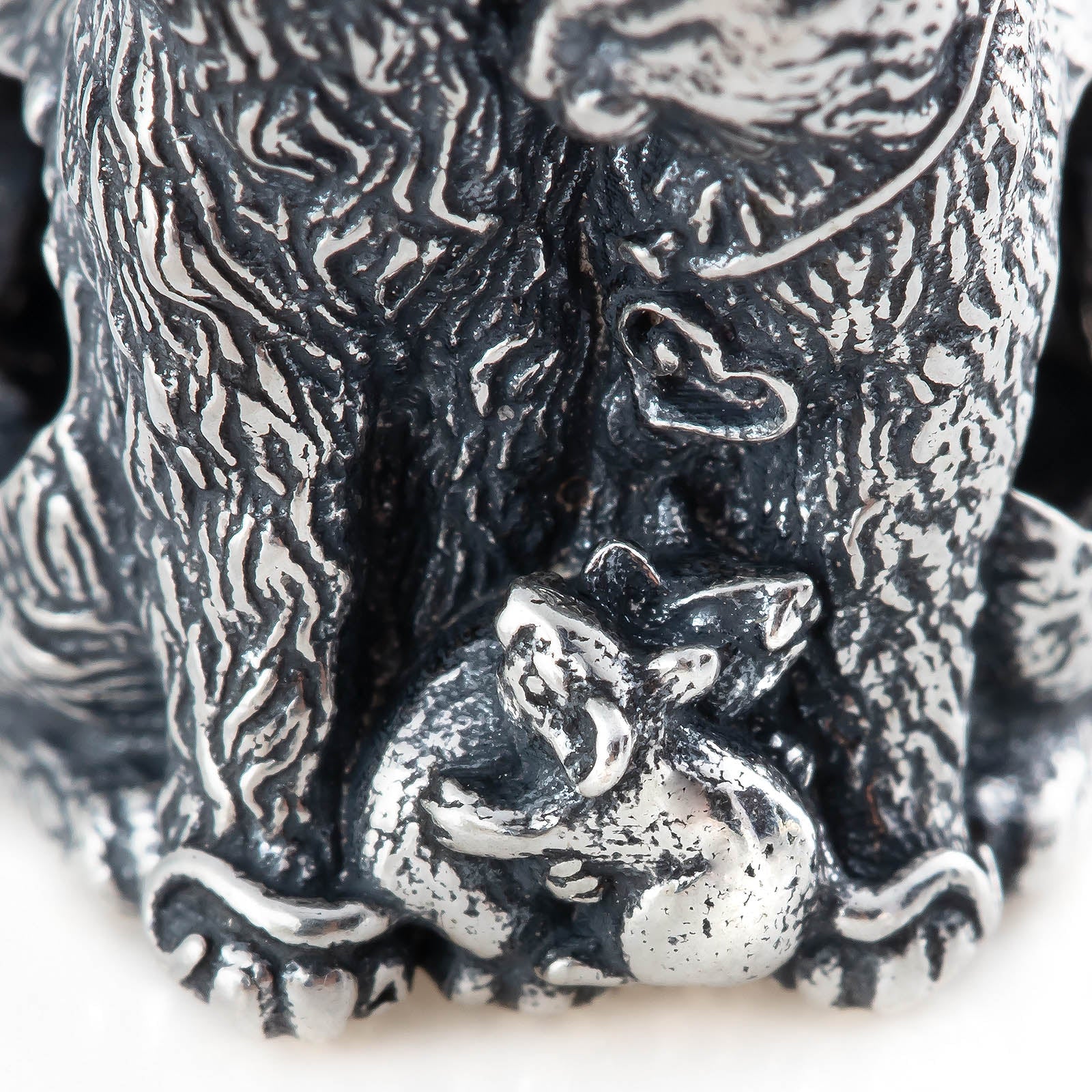 Elfbeads Make Love Not Hunt silver sterling-silver Bead by The Alternative Bead. Your official Elfbeads Retailer from Germany