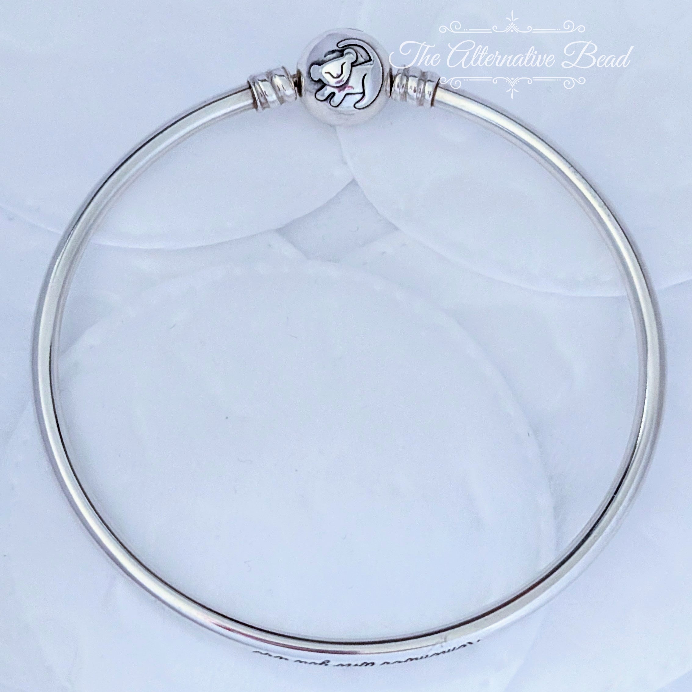 Disney x Pandora Disney Simba silver bangle with golden coloured cubic zirconia (598047CCZ) silver and gold sterling-silver Bangle by The Alternative Bead. Your Jewelry Retailer from Germany