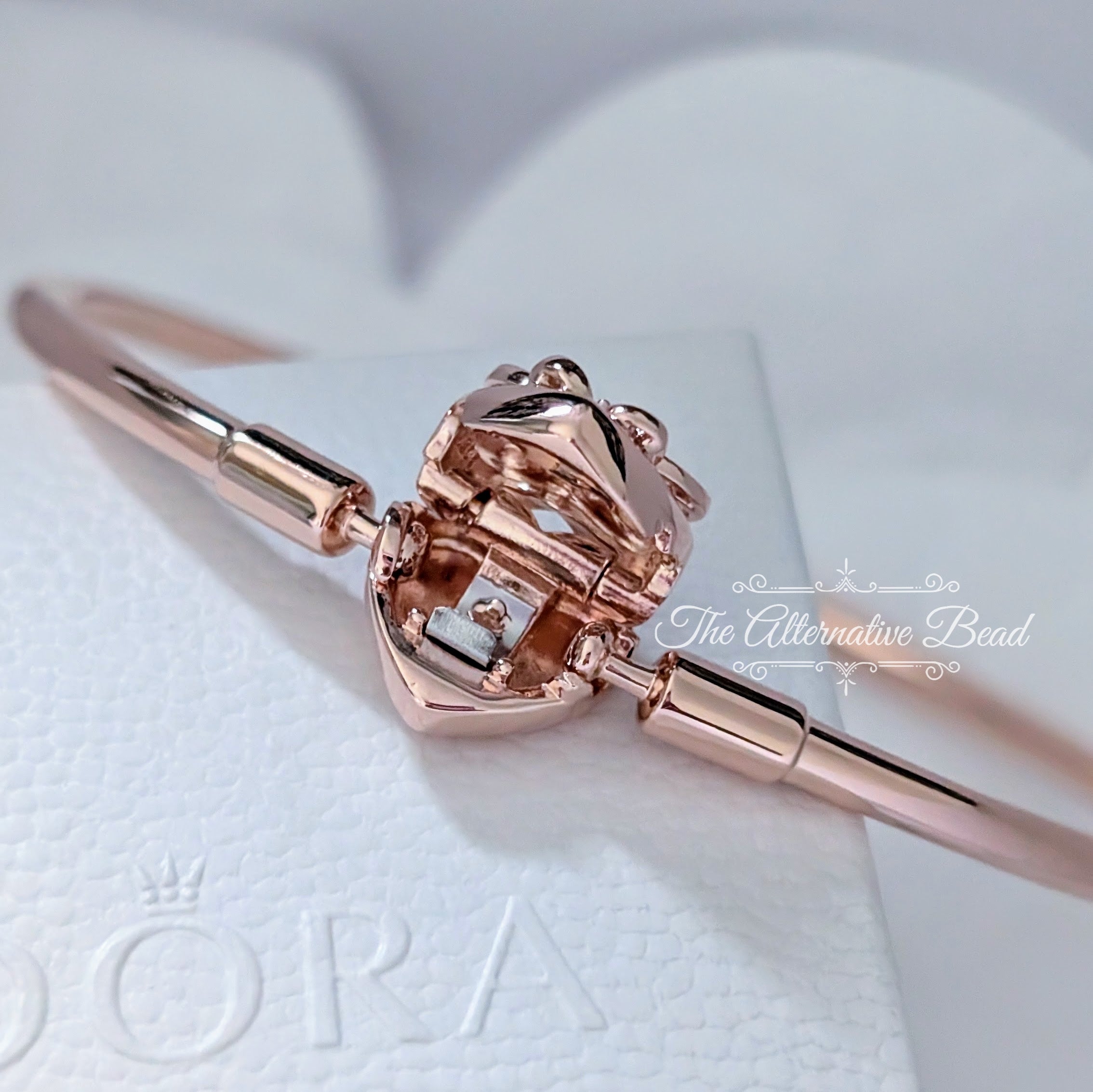Pandora Moments Heart & Butterfly Bangle (Rose) (582594C01) rose-gold rose-gold Bangle by The Alternative Bead. Your Jewelry Retailer from Germany