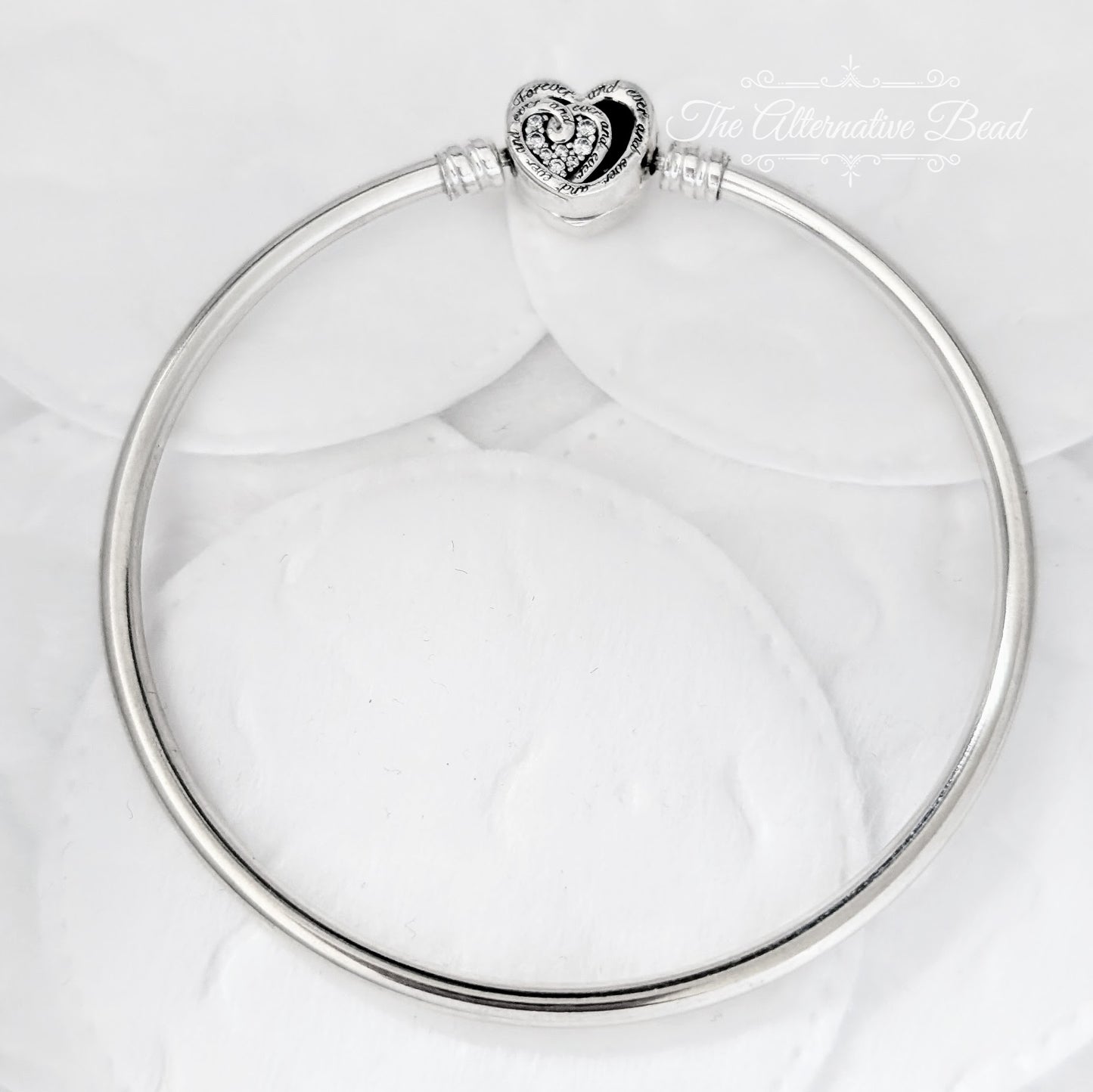 Moments Entwined Infinite Hearts Clasp Bangle