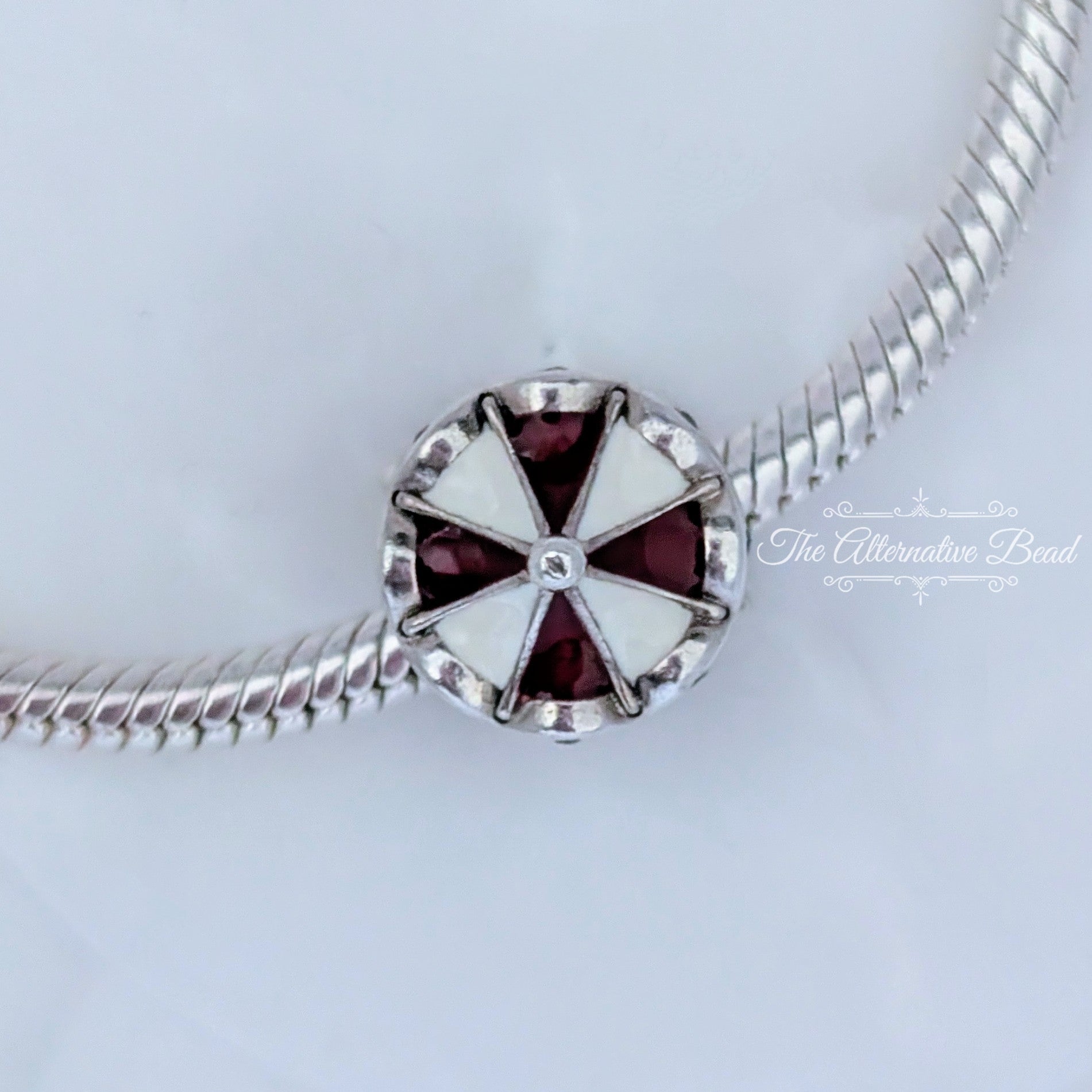 Pandora Christmas Carousel (798435C01) silver and red and white sterling-silver and enamel Bead by The Alternative Bead. Your Jewelry Retailer from Germany