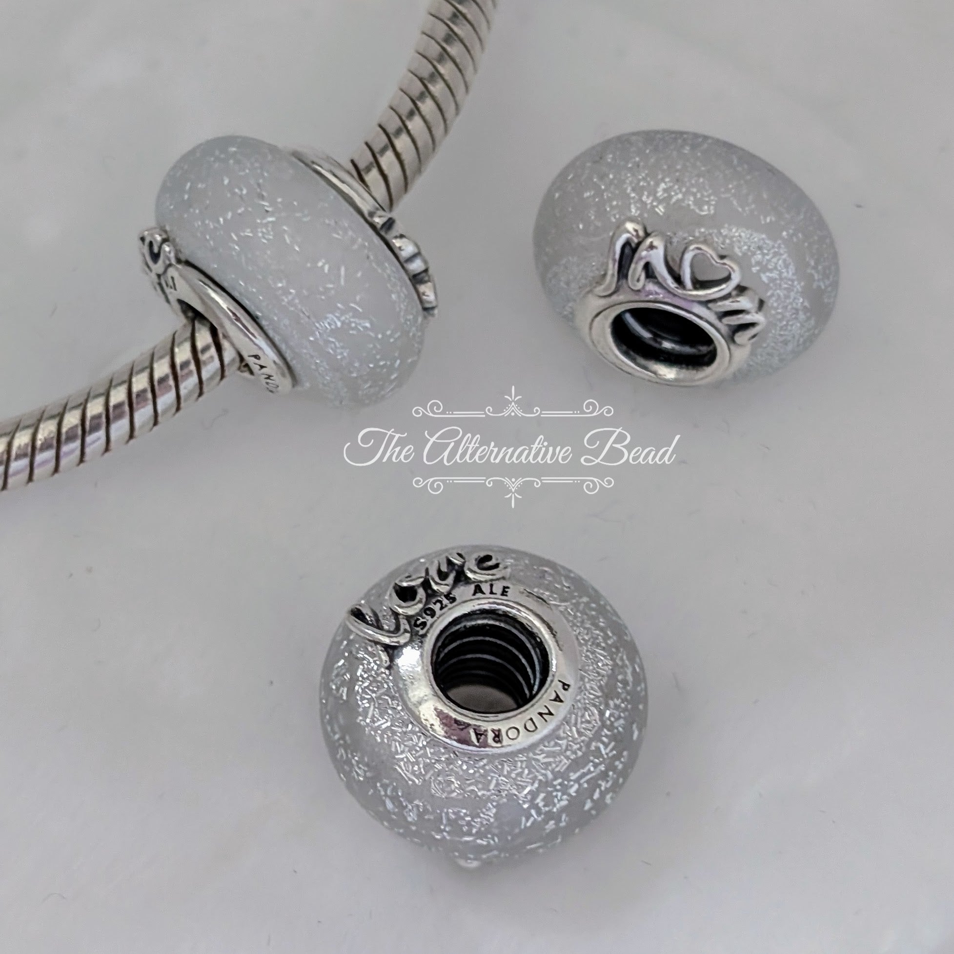Pandora Glittery White Murano Glass Mum & Love Charm (792655C00) white glass Bead by The Alternative Bead. Your Jewelry Retailer from Germany