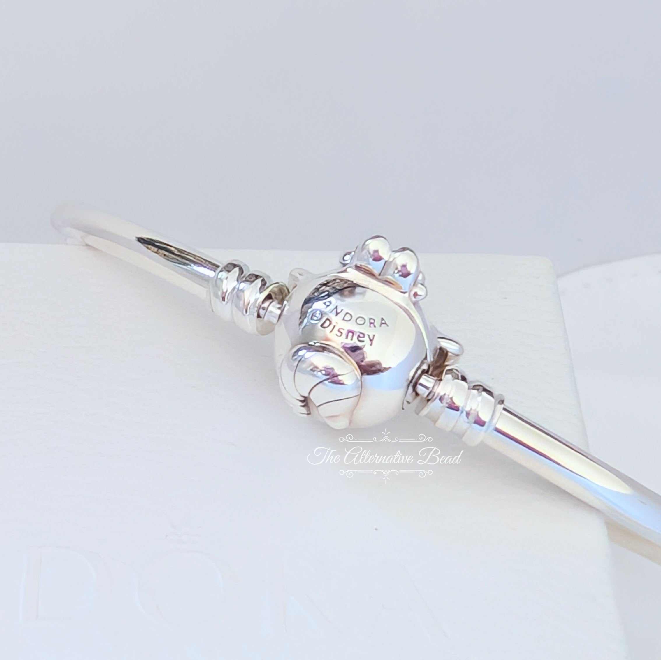 Disney x Pandora Alice in Wonderland Cheshire Cat Clasp Bangle (599343C00) silver sterling-silver Bangle by The Alternative Bead. Your Jewelry Retailer from Germany