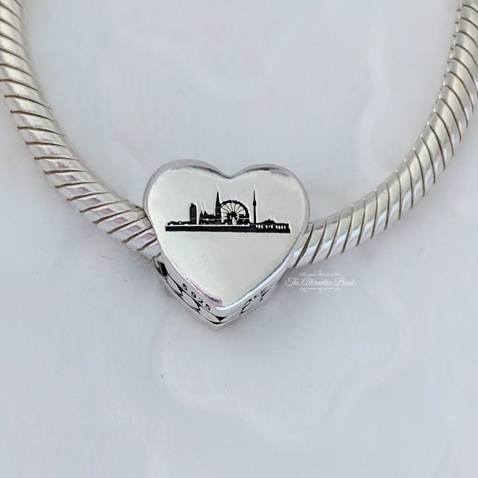 Pandora Vienna Skyline Heart Charm (792015_E037) silver and black sterling-silver Bead by The Alternative Bead. Your Jewelry Retailer from Germany