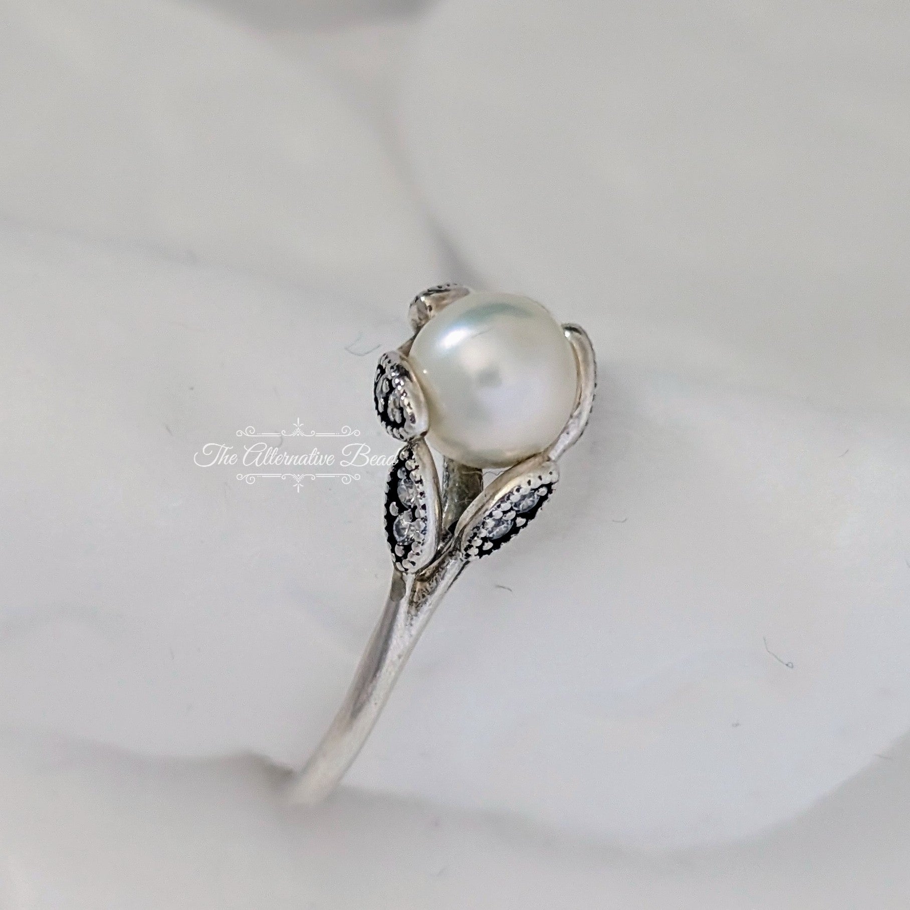 Pandora Luminous Leaves Ring (190967P) The Alternative Bead