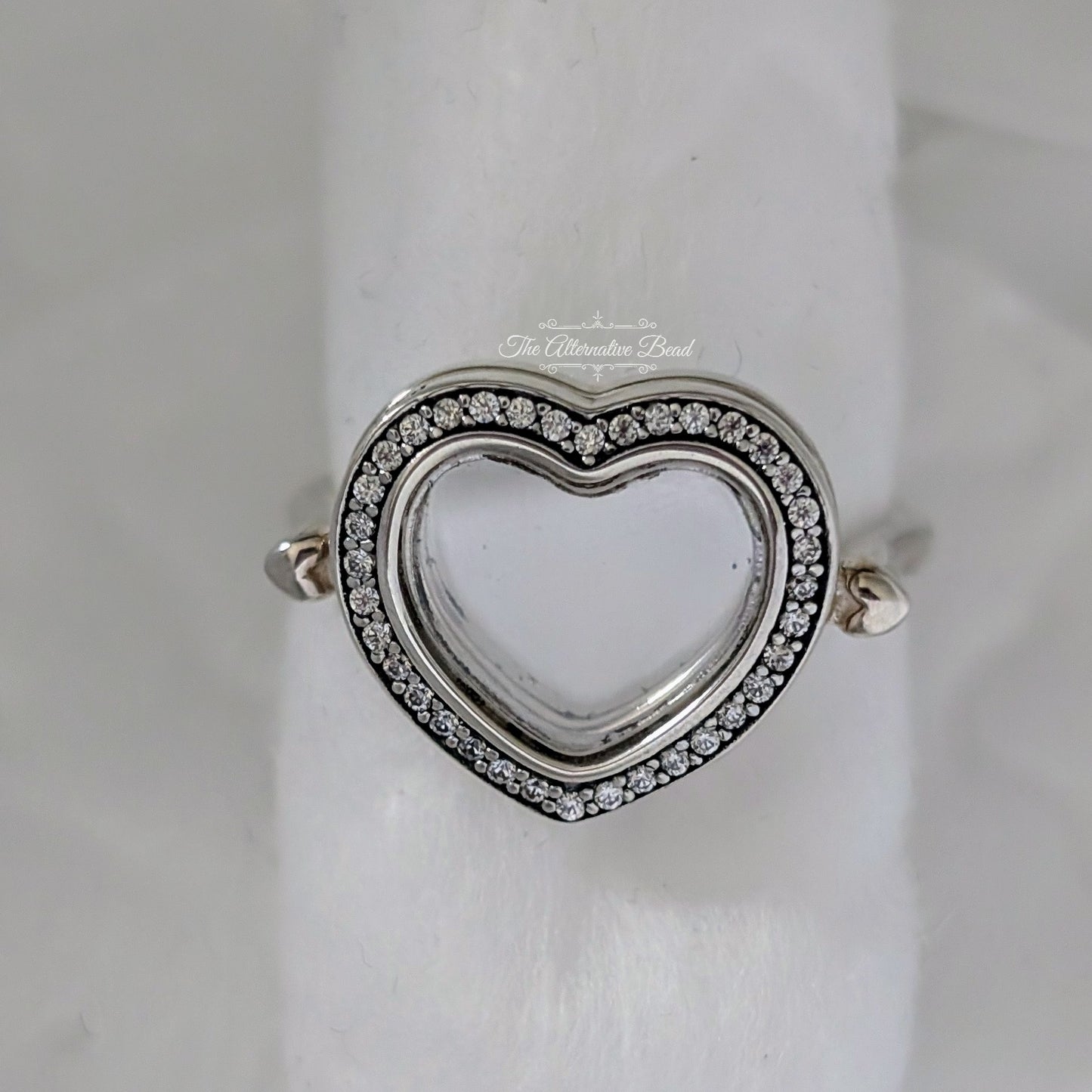 Lockets Sparkling Heart Ring