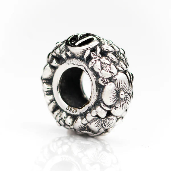 VIP-CHARMS Beautiful Violets Charm silver sterling-silver Bead by The Alternative Bead. Your official VIP-CHARMS Retailer from Germany