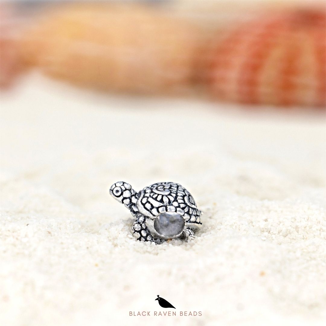 Black Raven Beads Endurance Sea Turtle silver sterling-silver Charm by The Alternative Bead. Your official Black Raven Beads Retailer from Germany