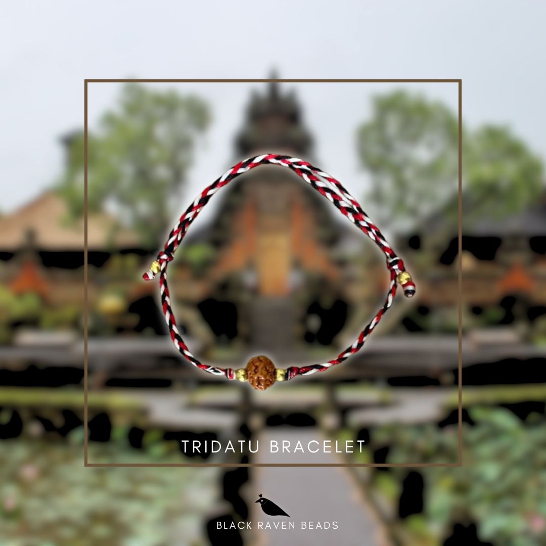Black Raven Beads Tridatu Bracelet with Rudraksha Seed red fabric Bracelet by The Alternative Bead. Your official Black Raven Beads Retailer from Germany