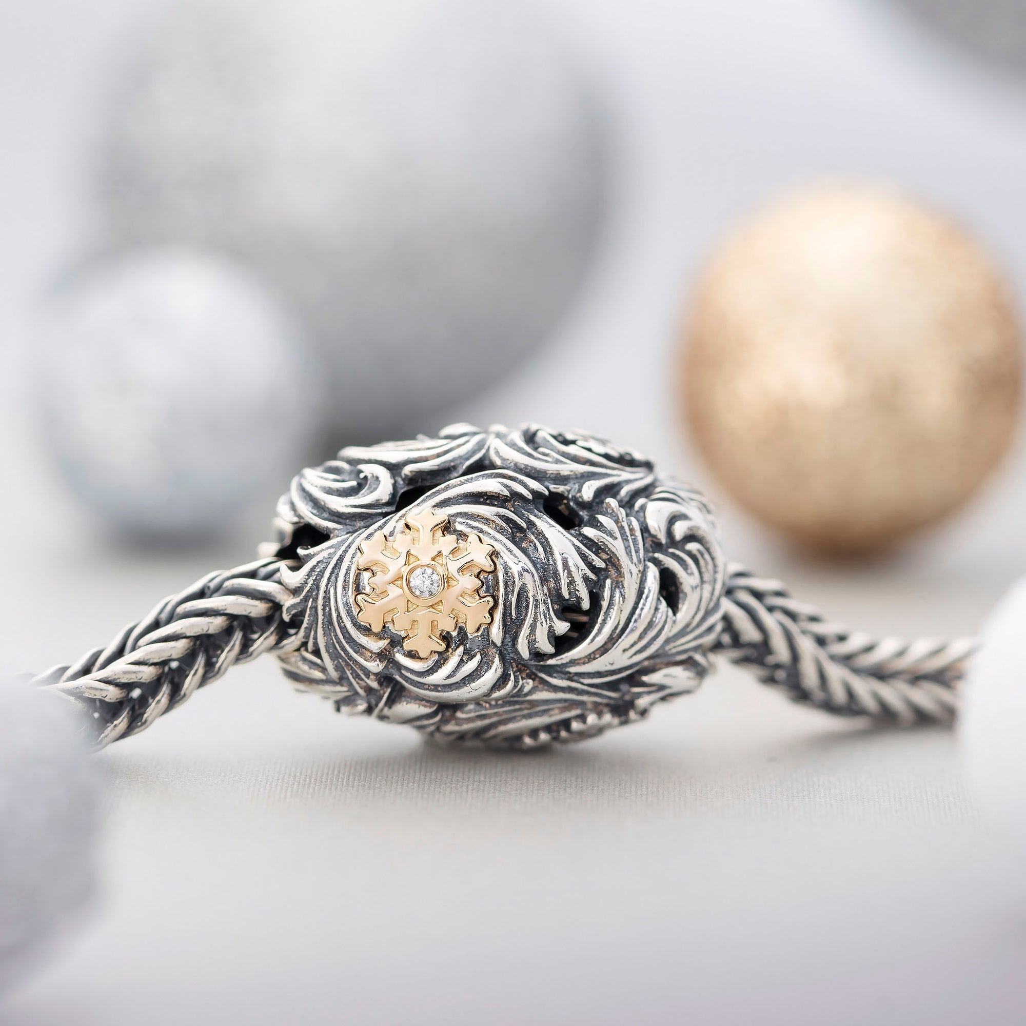 Elfbeads Blizzard Gems Barrel Two-Tone silver sterling-silver Bead by The Alternative Bead. Your official Elfbeads Retailer from Germany