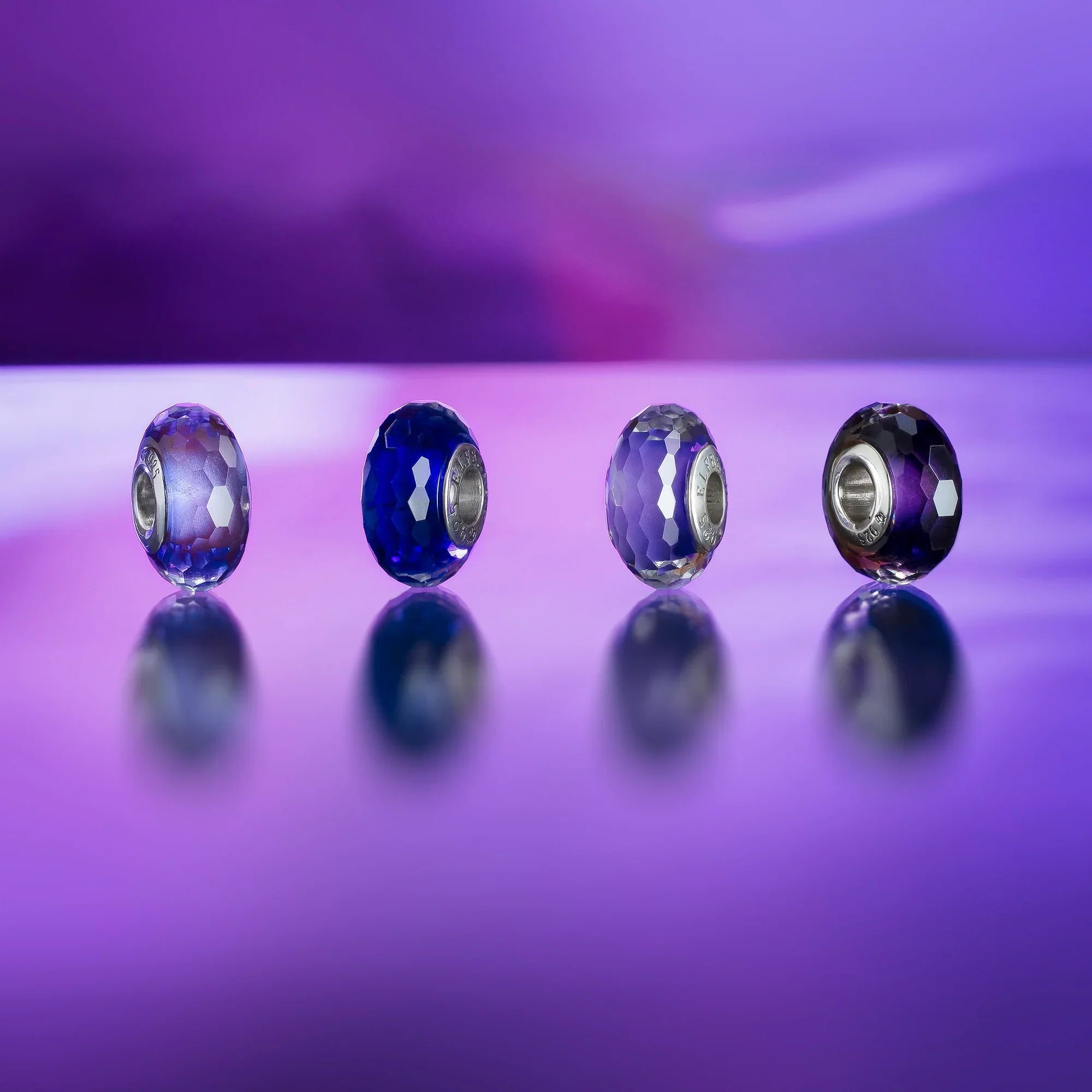 Elfbeads Deep Blue Fractal blue glass Bead by The Alternative Bead. Your official Elfbeads Retailer from Germany