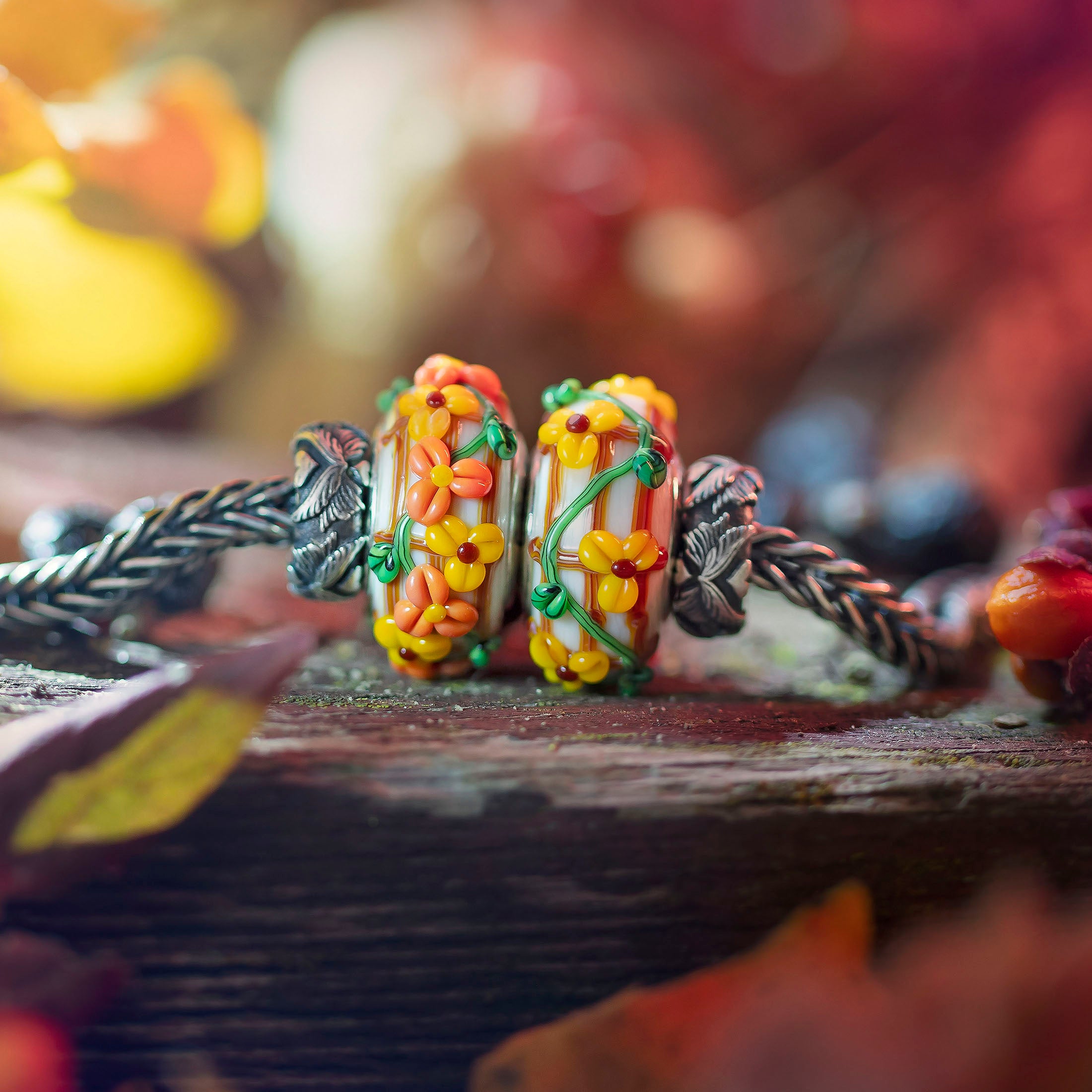 Elfbeads Golden Harvest Patch white; yellow glass Bead by The Alternative Bead. Your official Elfbeads Retailer from Germany