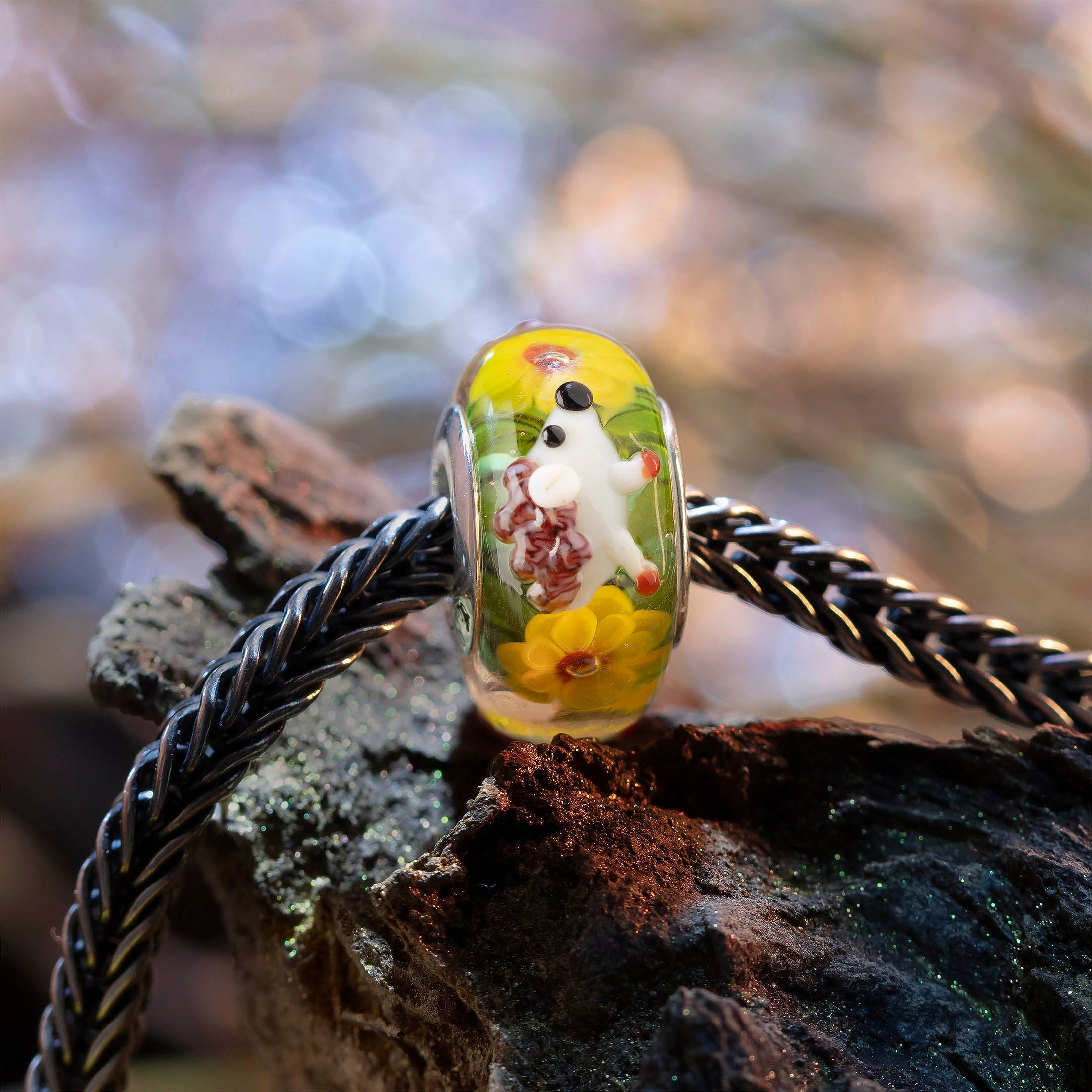 Elfbeads Petal Hugger green; yellow glass Bead by The Alternative Bead. Your official Elfbeads Retailer from Germany