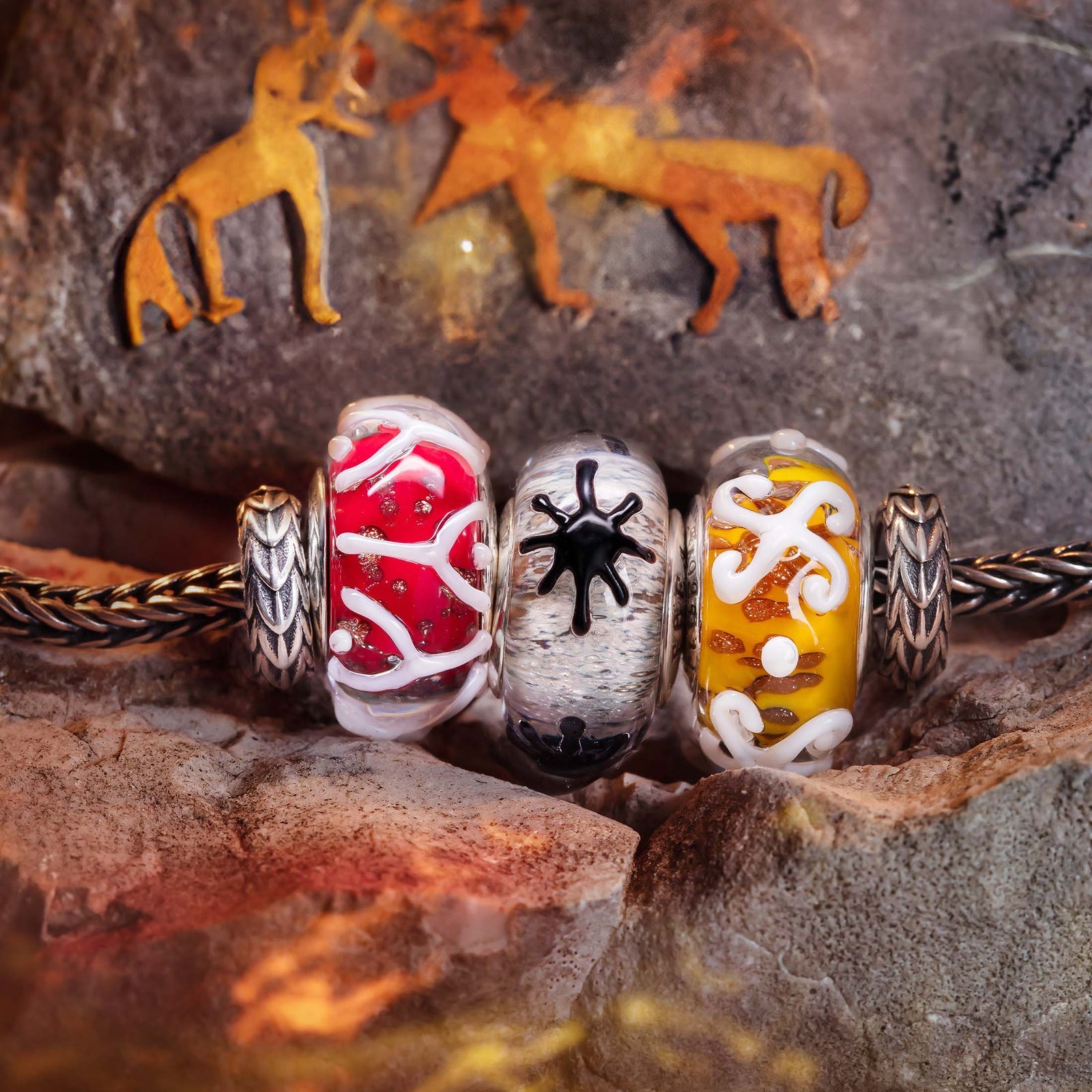 Elfbeads Amulet of Darkness and Strength  glass Bead by The Alternative Bead. Your official Elfbeads Retailer from Germany