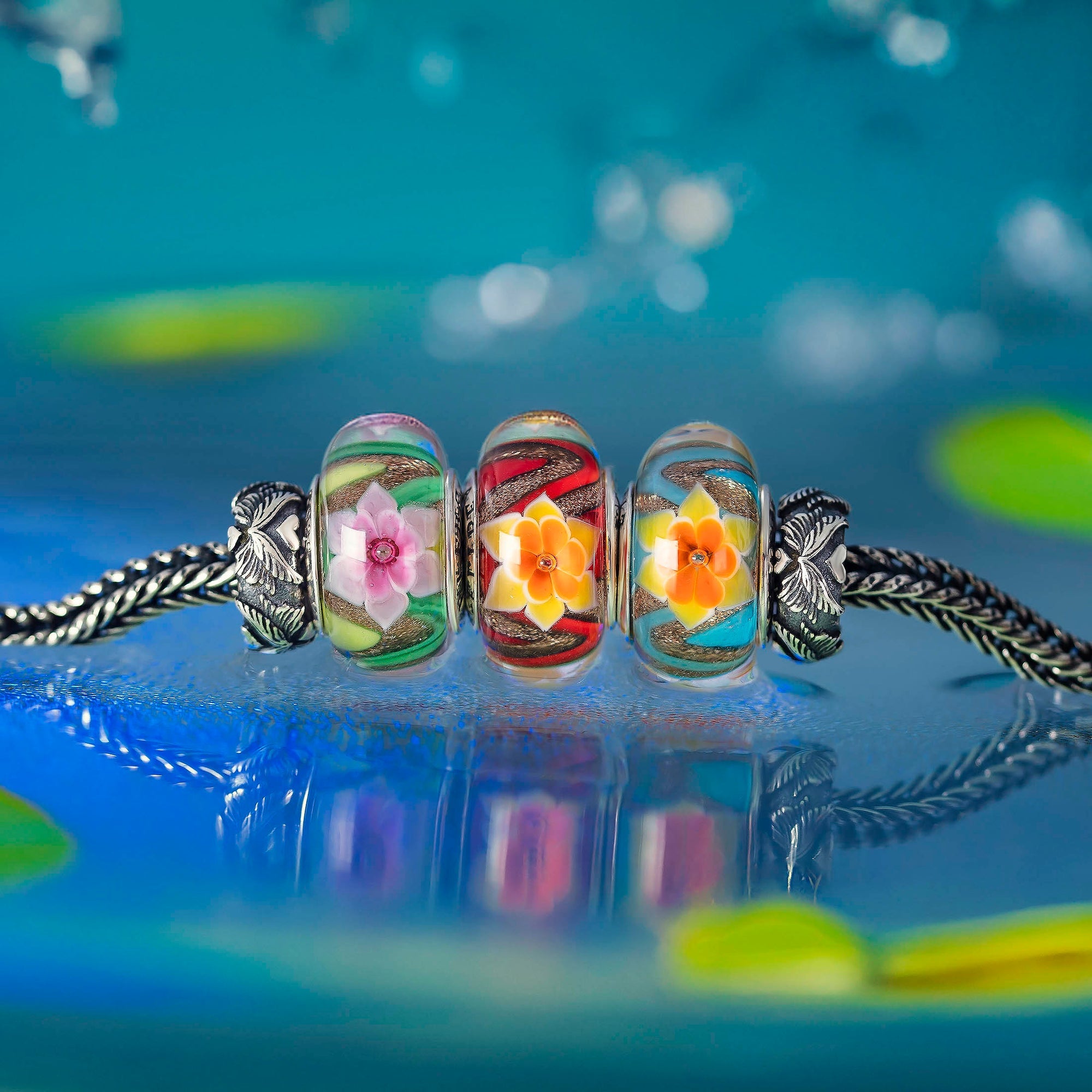 Elfbeads Spring Lotus Symphony silver glass Bead by The Alternative Bead. Your official Elfbeads Retailer from Germany