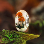 Elfbeads Thankful Mushrooms white; silver glass Bead by The Alternative Bead. Your official Elfbeads Retailer from Germany