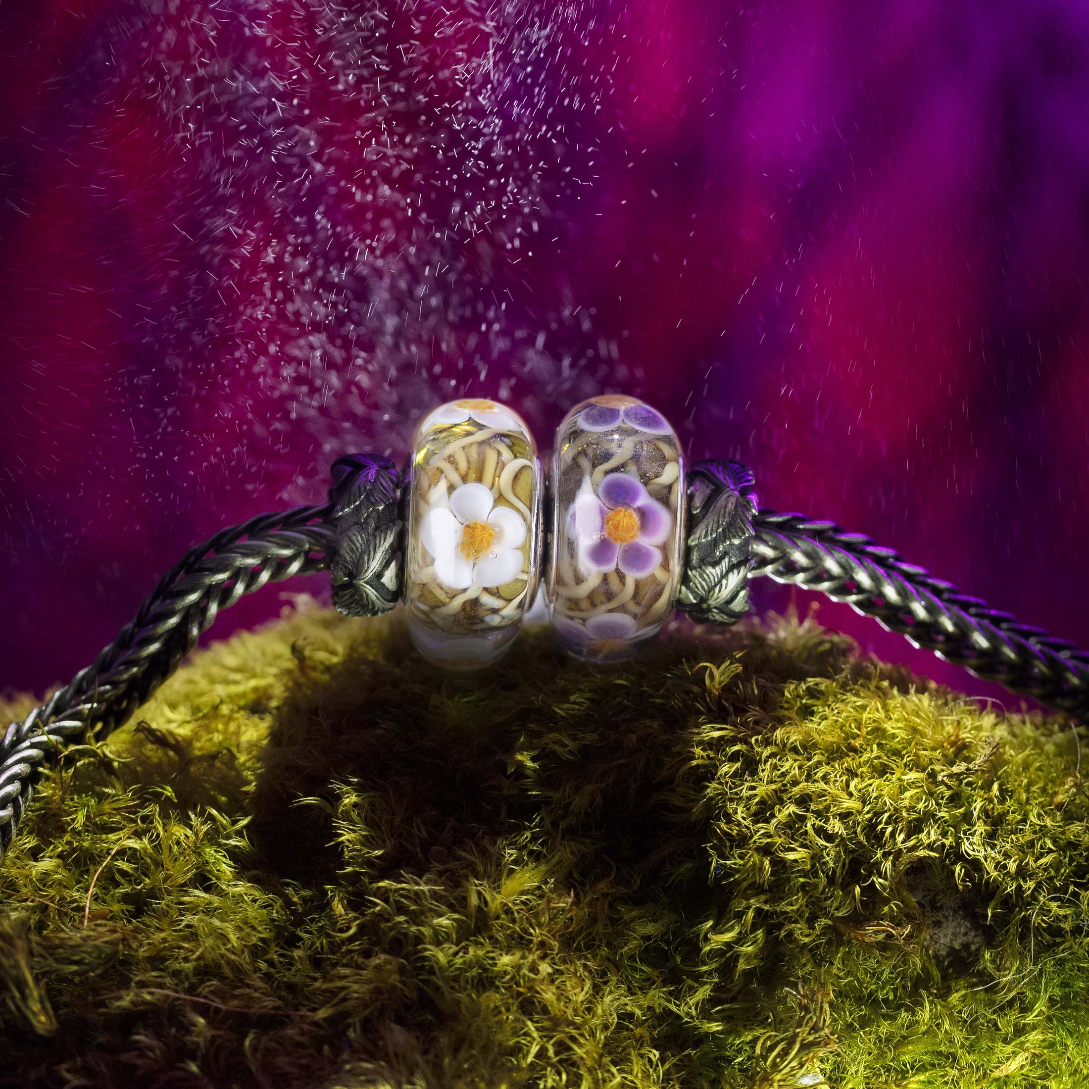 Elfbeads The Gift of Violet purple glass Bead by The Alternative Bead. Your official Elfbeads Retailer from Germany