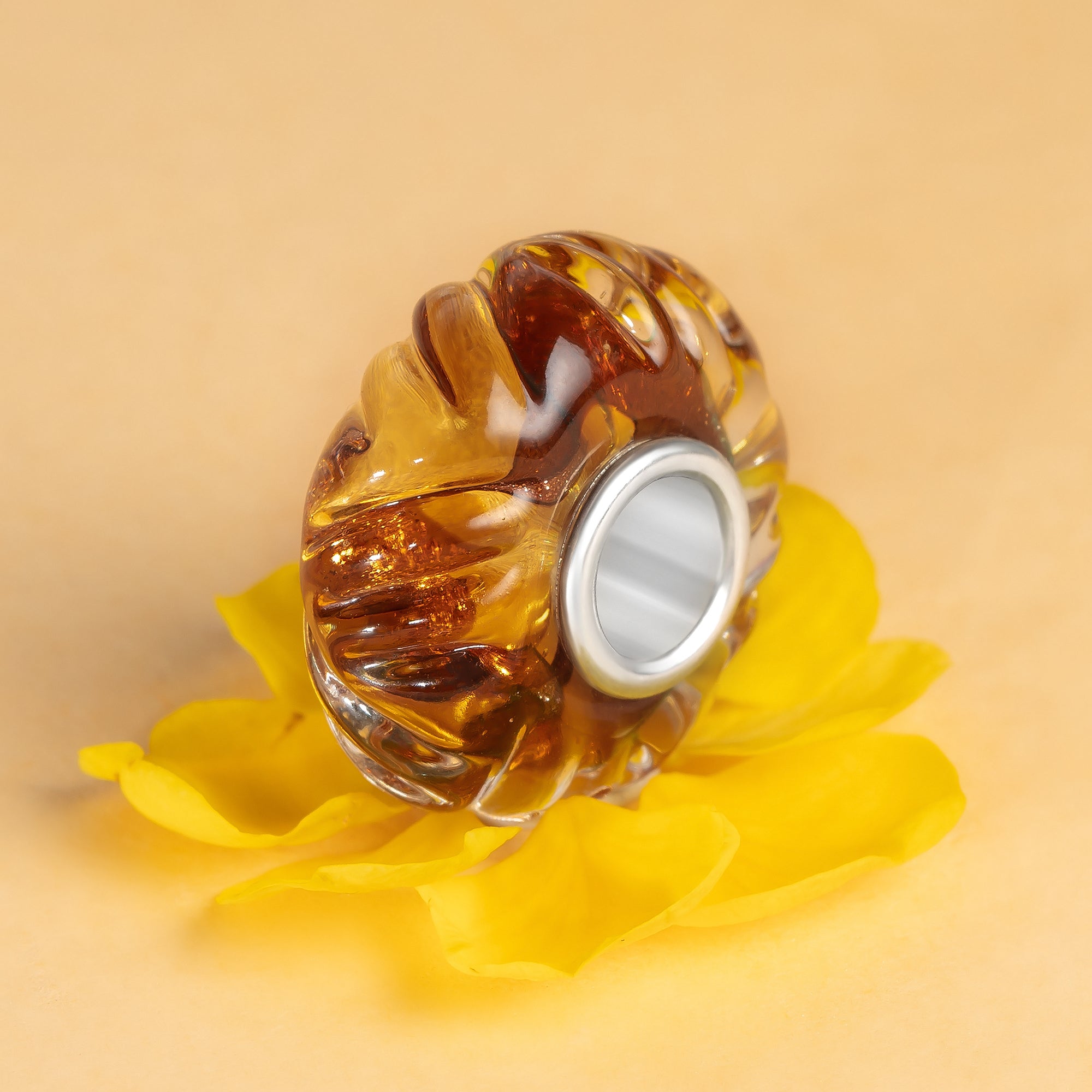 Elfbeads Honey Gold Sprinkles Roll yellow; silver glass Bead by The Alternative Bead. Your official Elfbeads Retailer from Germany
