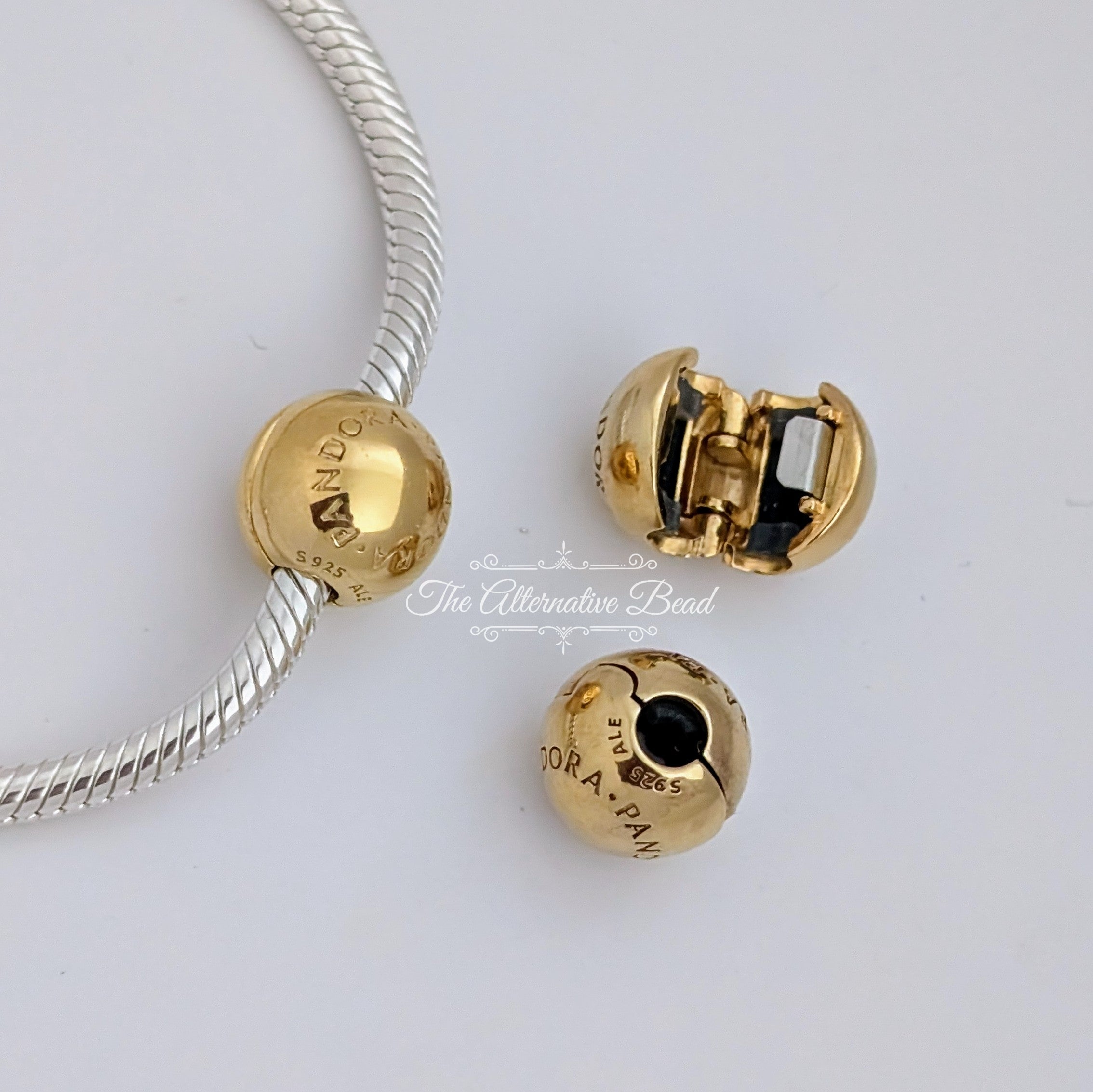 Pandora Shine Signature Pandora Clip () gold gold Clip by The Alternative Bead. Your Jewelry Retailer from Germany