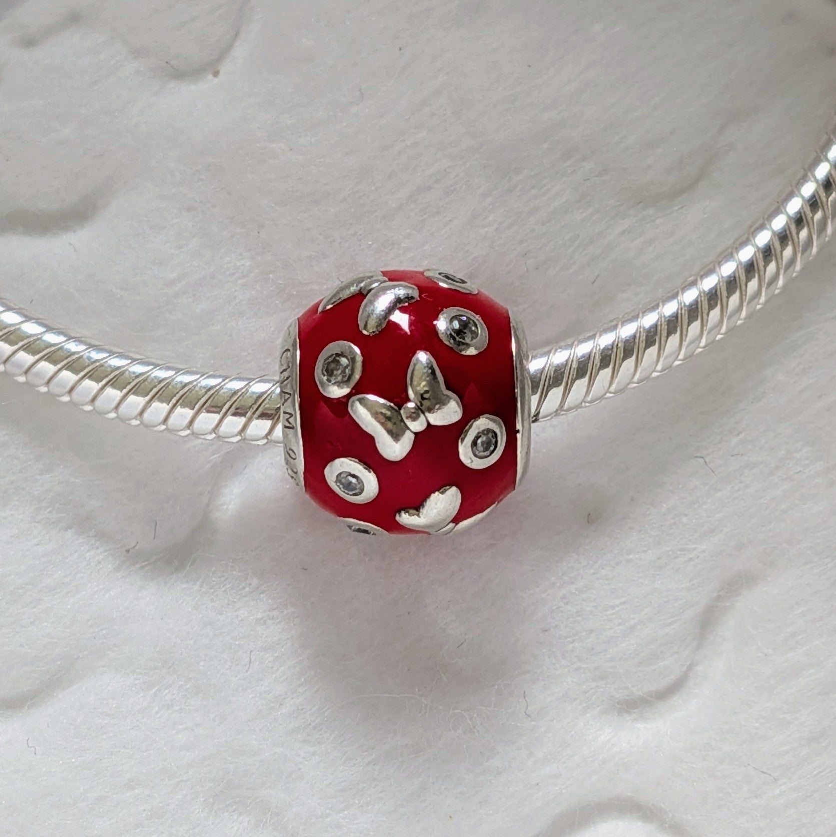 Minnie red Bow round Charm