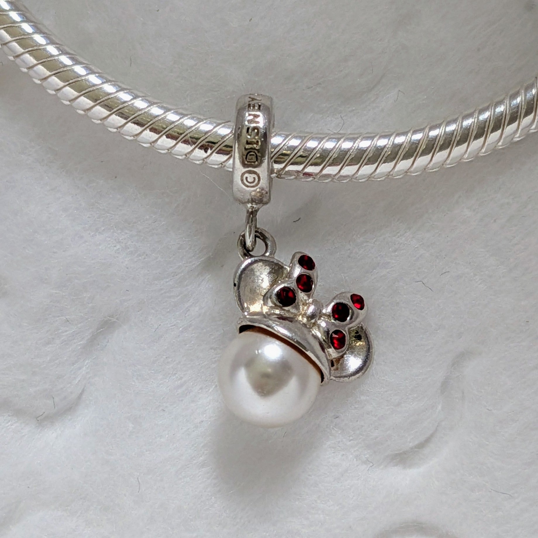 Minnie Pearl Dangle Charm